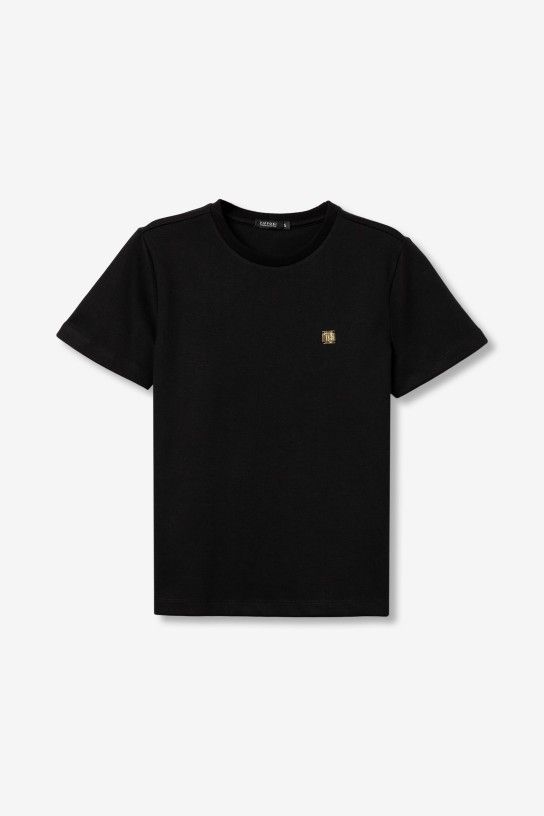 camiseta-basica-recta-negra-logo-dorado