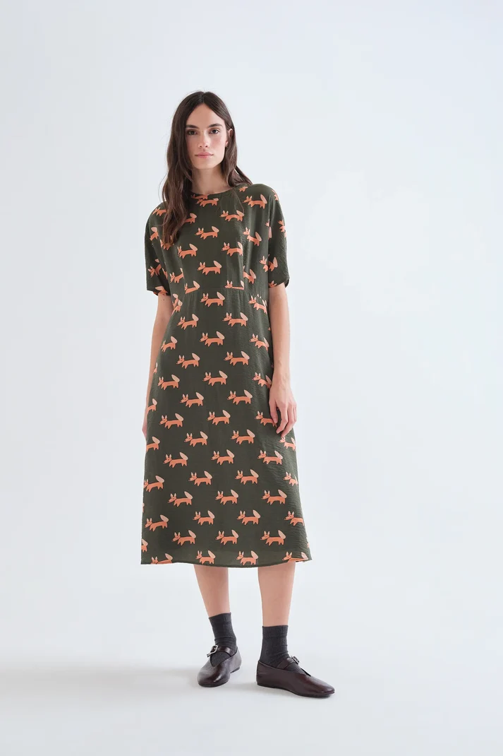 vestido-crepe-verde-estampado-volpe-perritos