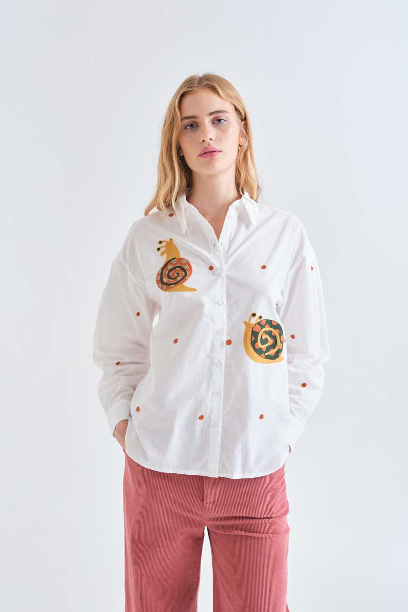 camisa-caracoles-bordados-compañia-fantastica-63C41013_01