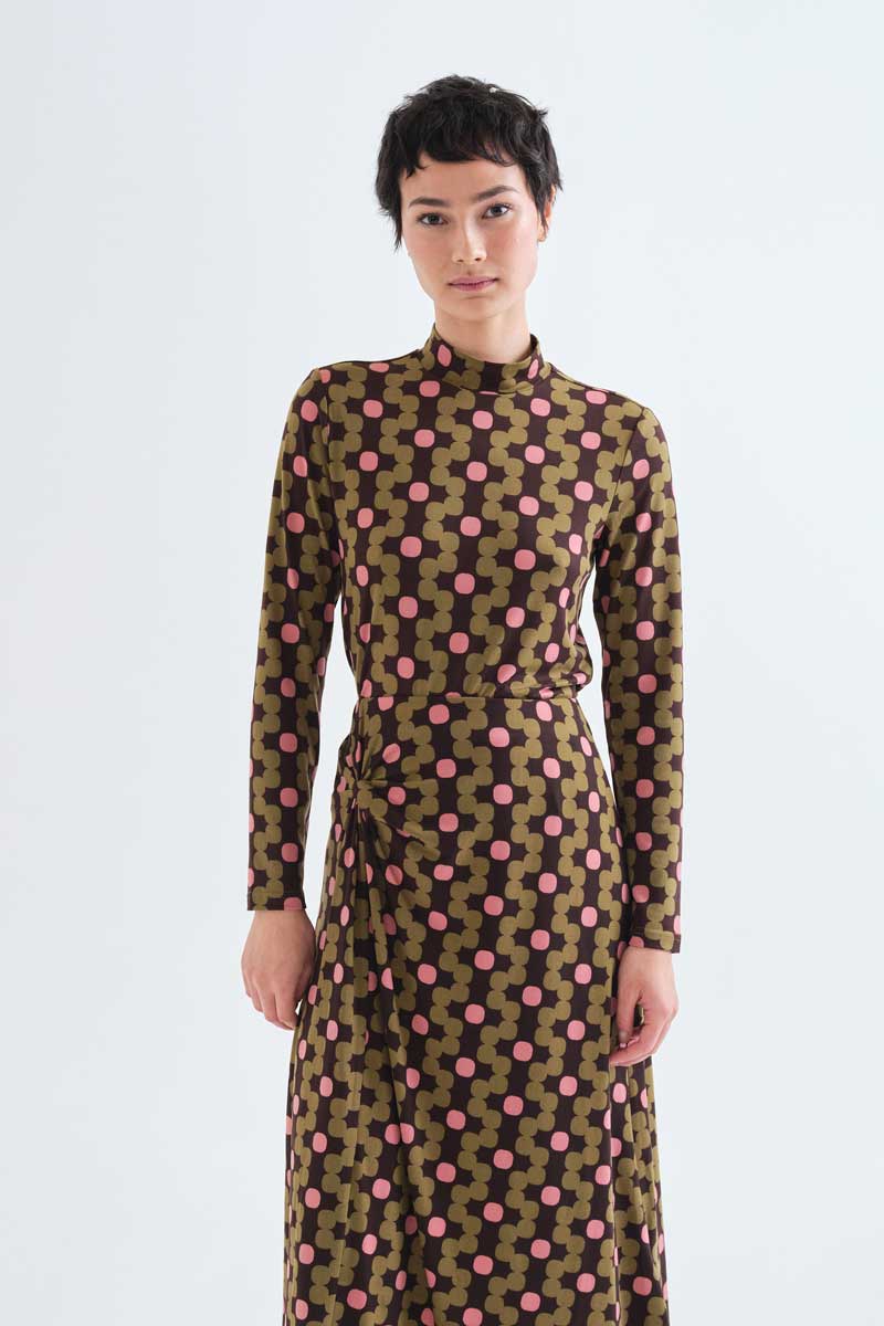 camiseta-ajustada-estampado-geometrico-compañia-fantastica-63C12012_01