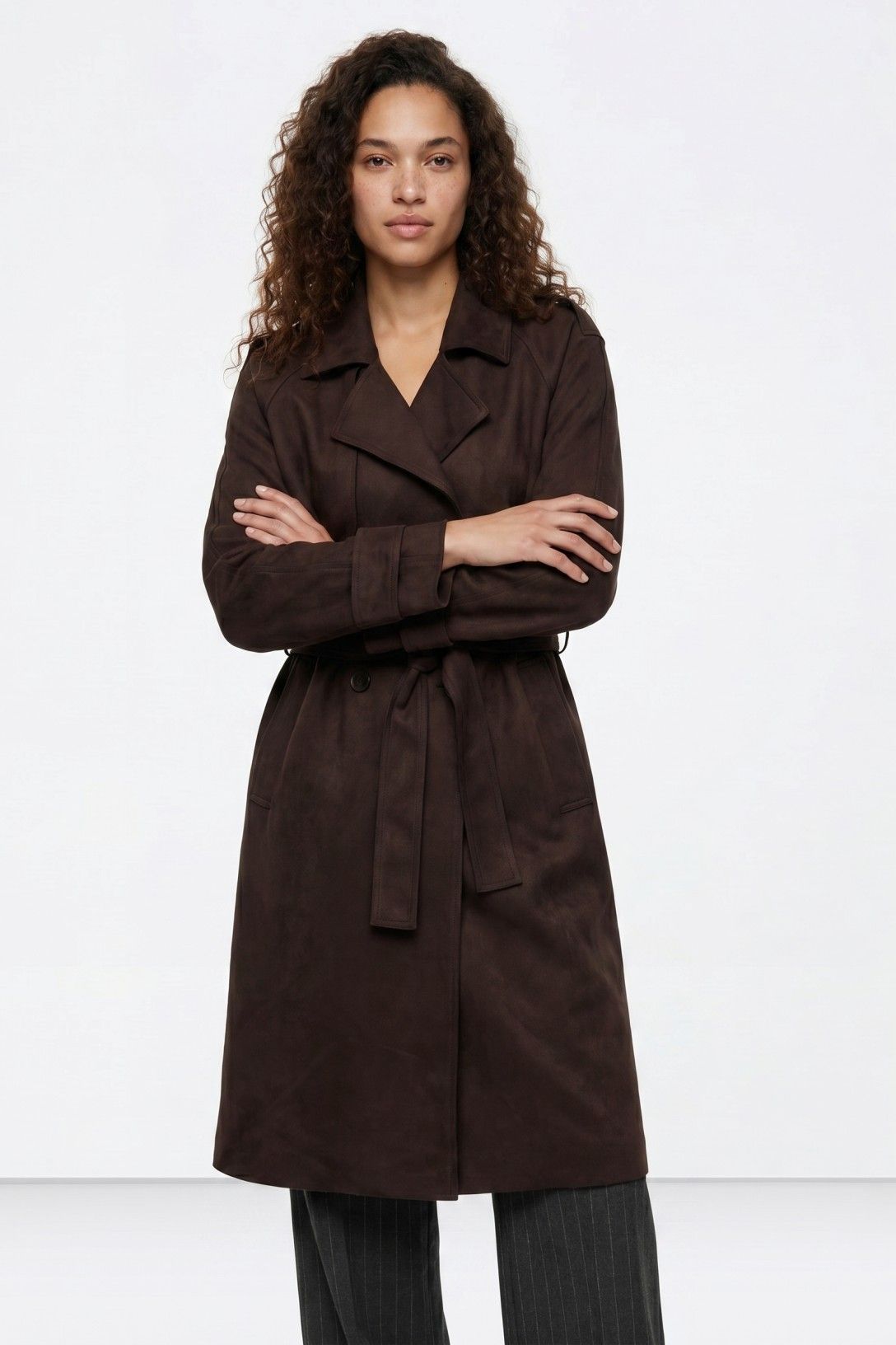 chaqueta-larga-antelina-marrón-chocolate-1