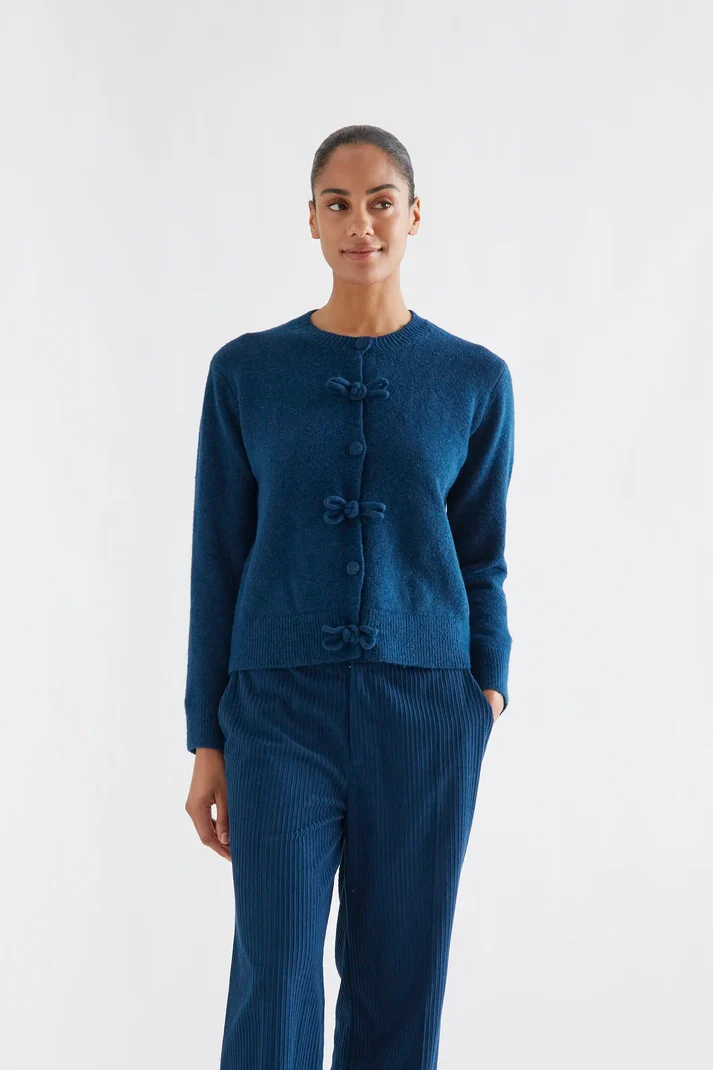Cardigan Grueso Azul Petroleo Compañia Fantastica