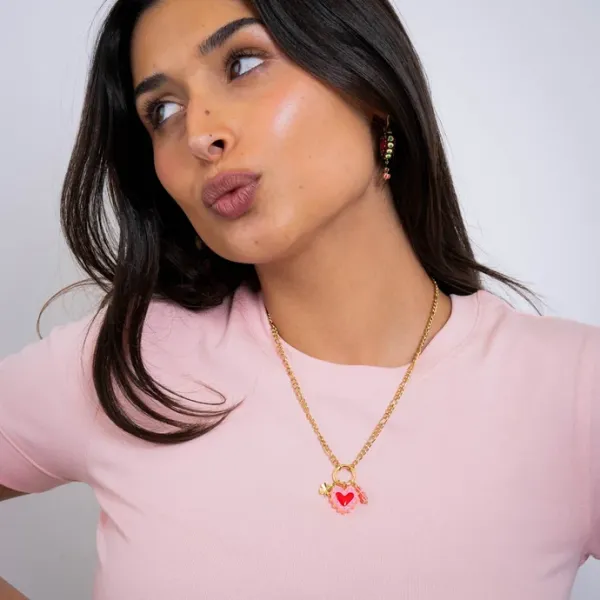 collar-trencadis-cadena-corazon-rosa-
