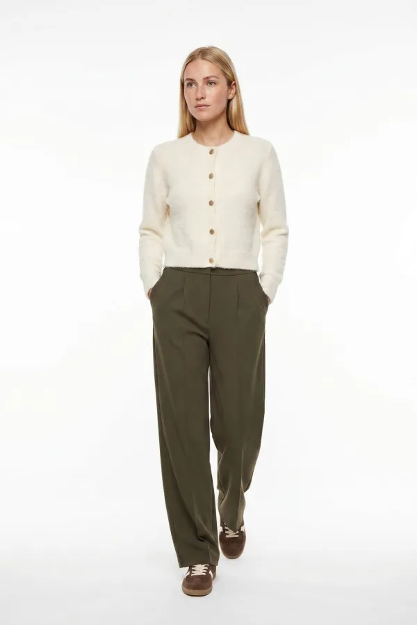 manola-pantalón-chino-goma-blando-verde-1